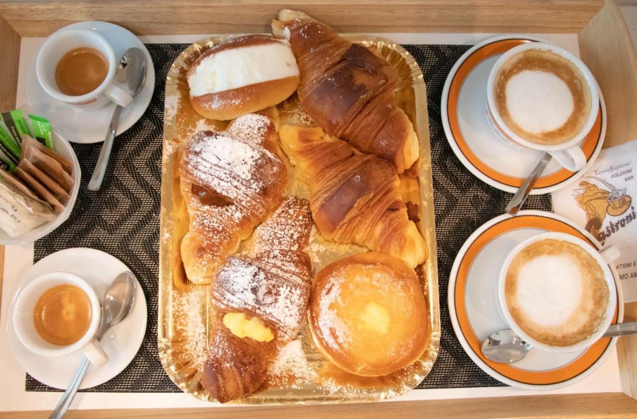 Domus Castroni Pompeo Magno Bed & Breakfast Roma Ngoại thất bức ảnh