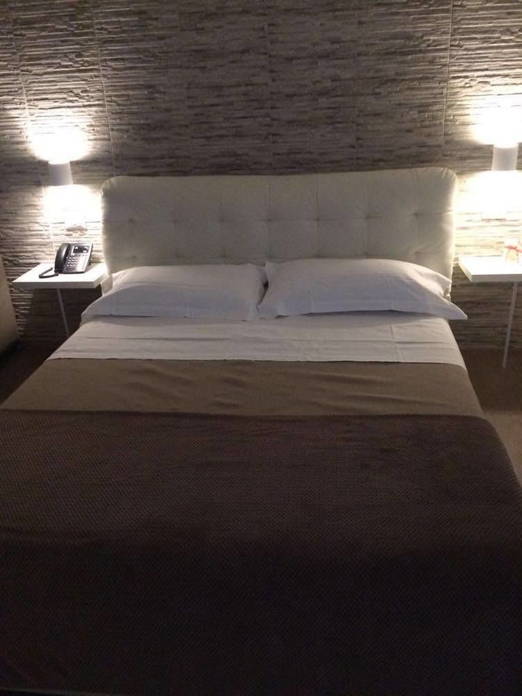 Domus Castroni Pompeo Magno Bed & Breakfast Roma Ngoại thất bức ảnh