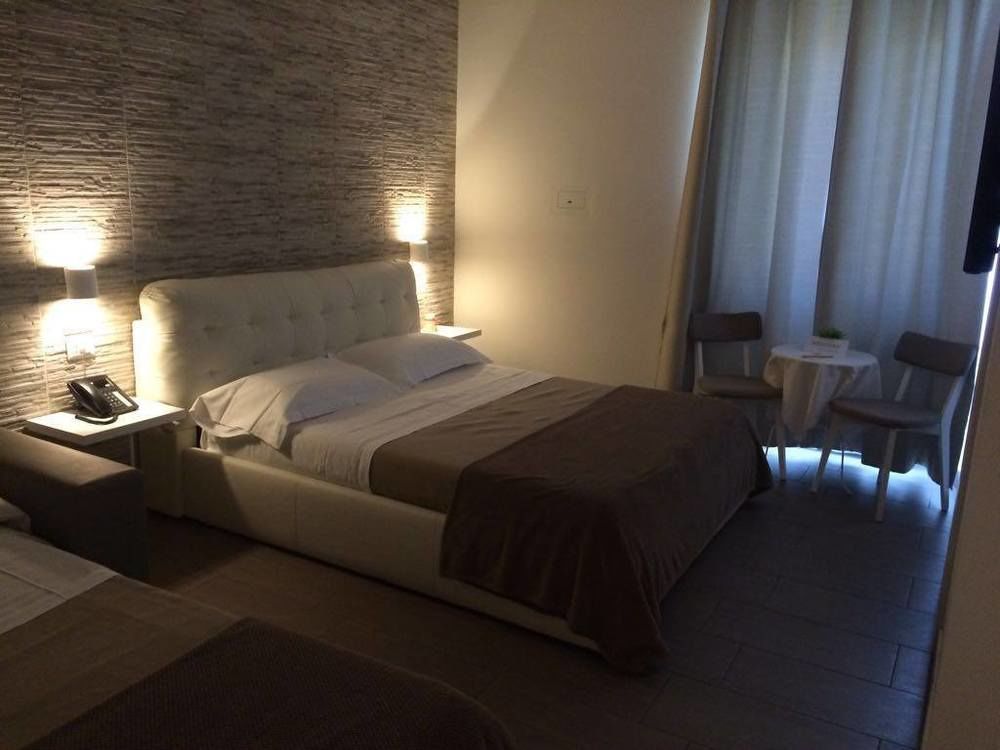 Domus Castroni Pompeo Magno Bed & Breakfast Roma Ngoại thất bức ảnh