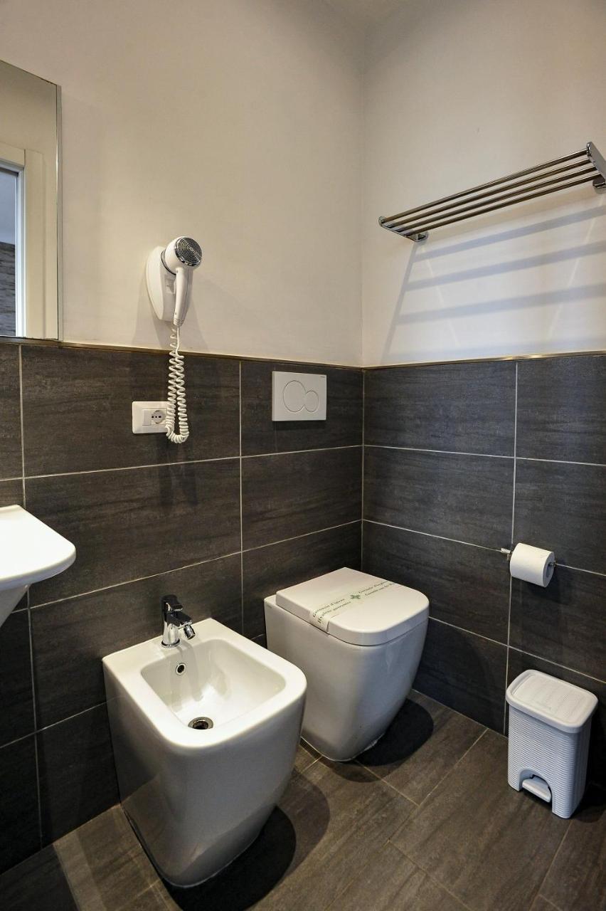 Domus Castroni Pompeo Magno Bed & Breakfast Roma Ngoại thất bức ảnh