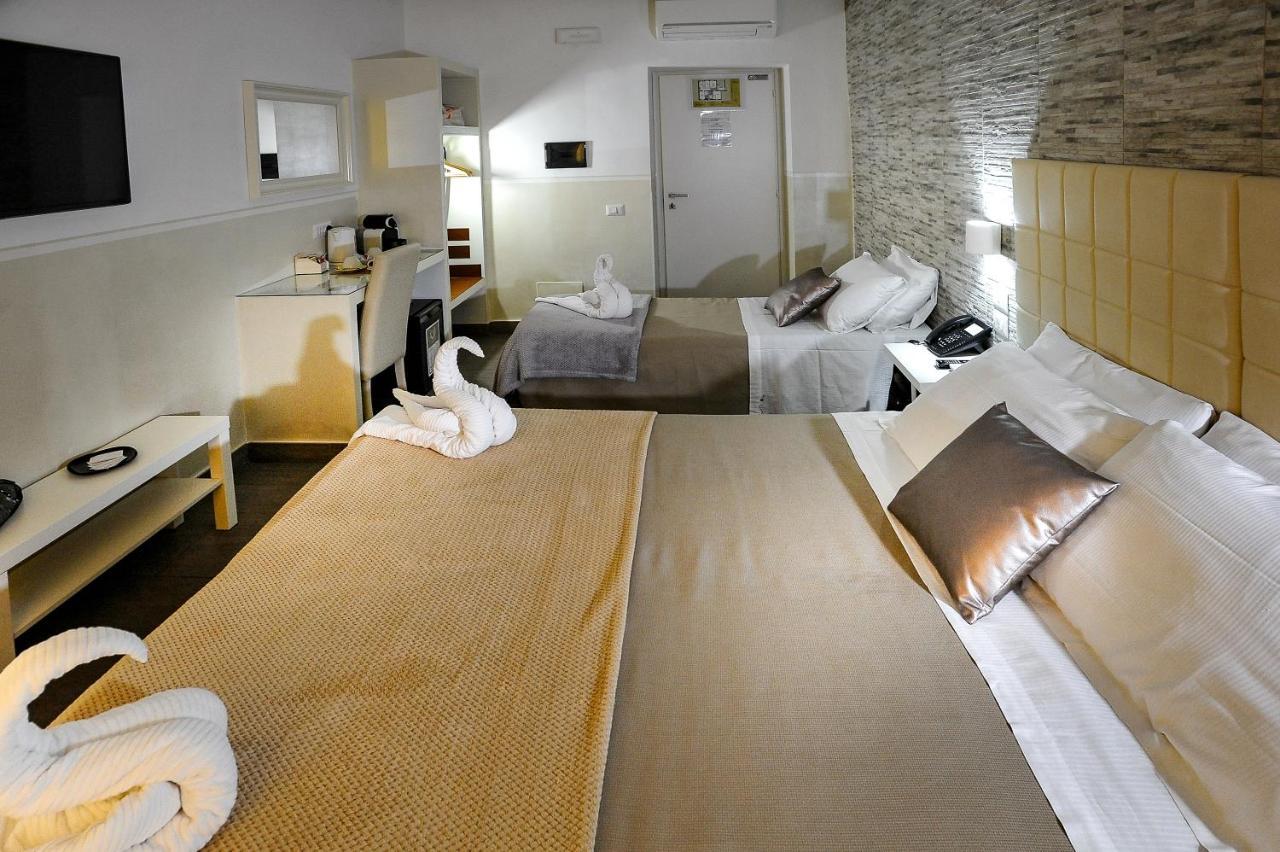 Domus Castroni Pompeo Magno Bed & Breakfast Roma Ngoại thất bức ảnh