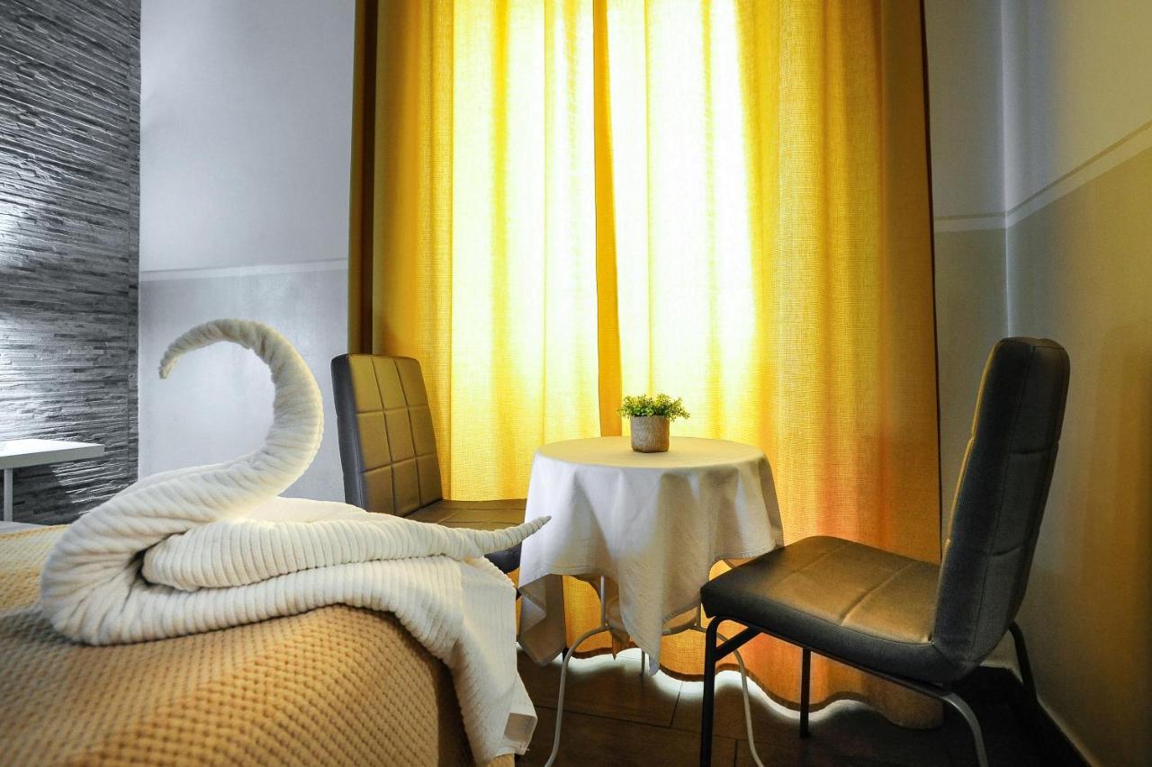 Domus Castroni Pompeo Magno Bed & Breakfast Roma Ngoại thất bức ảnh